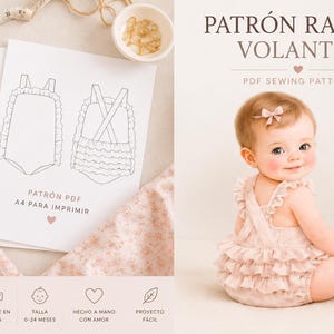 Puede incluir: Un patrón de costura en PDF para una ranita con volantes para bebé, con dibujos lineales de la prenda, el texto PATRÓN RANITA VOLANTES, PDF SEWING PATTERN, A4 PDF y una fotografía de un bebé con la ranita terminada.