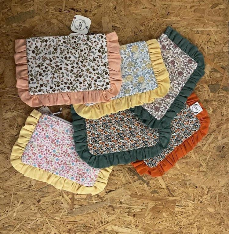 PDF toiletry bag pattern, ruffle toiletry bag patterns, easy-to-make bag pattern, pattern to learn to sew, simple PDF patterns