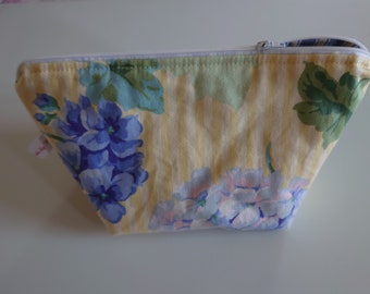 Cosmetic bag