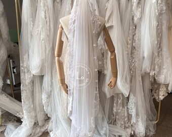 Lace Trim Flower Wedding Veil, Knee 55'' Bridal Veil,Elegant Bridal Veil,Hand Embroidered,Soft veil, Flowers Bridal Veil,Custom veil