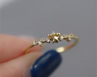 Anillo minimalista de plata 925 chapado en oro de 14 quilates - Anillo de estrella delicada: regalo de cumpleaños perfecto para ella