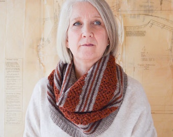 Winter Oak Cowl Knitting Pattern PDF