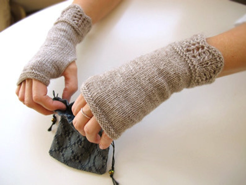 Shallows Fingerless Mitts Knitting Pattern image 1