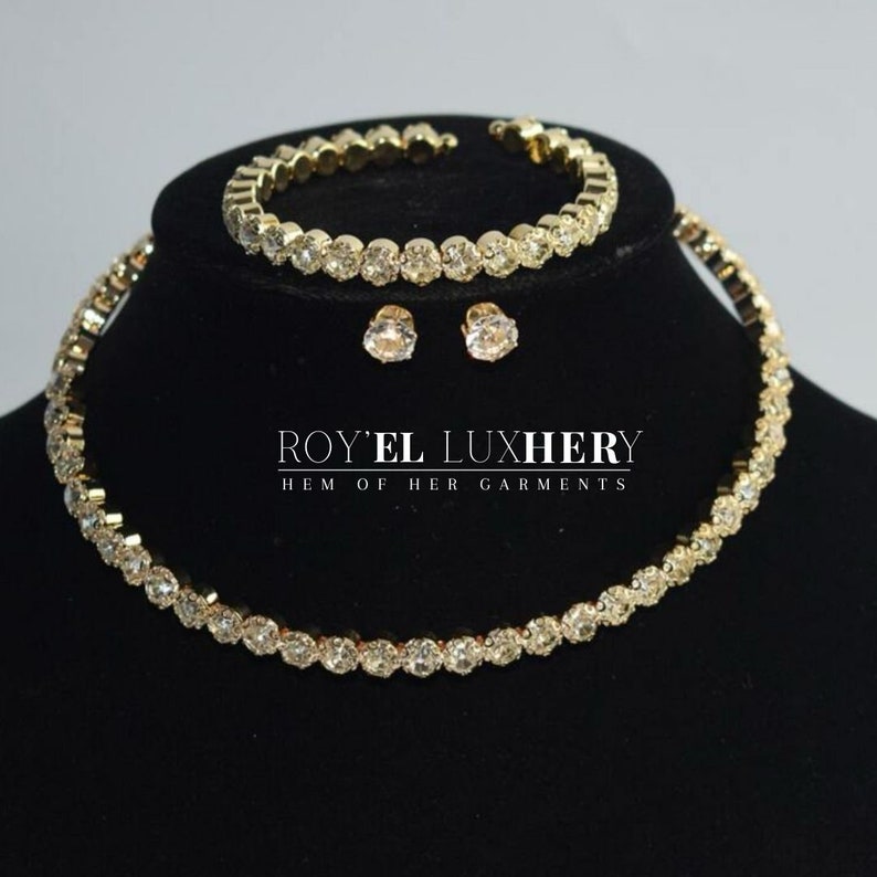 Classic Rhinestone Jewellery Set: Rhinestone Collar Necklace, Bracelet, Earrings And Choker 
3 Pieces Set