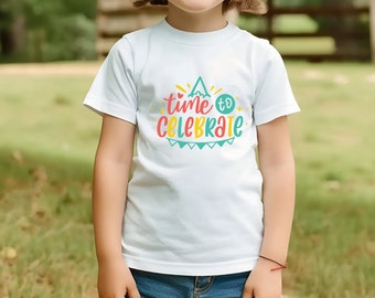Personalisierte Kindergeburtstag-T-Shirt Feiern mit Stil Benutzerdefinierte Party-Crewneck für Kinder, Einzigartige Geschenkidee weiß