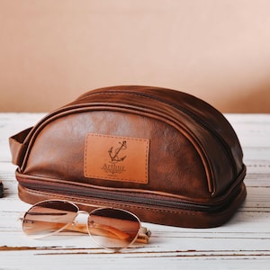 Trousse de toilette en cuir personnalisée cadeau de garçon d'honneur, trousse de toilette de voyage pour hommes, cadeau de remerciement témoin d'honneur, cadeau attentionné pour la fête des pères