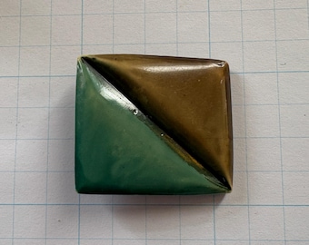 Botón de plástico antiguo verde y marrón estilo Art Déco