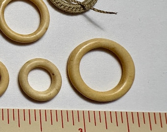 Lote de 11 anillos de plástico vintage para manualidades, varios tamaños