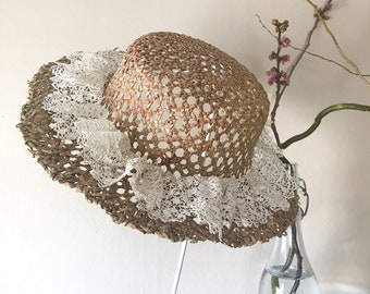 Edwardian style straw hat - ANTIQUE TATTING LACE sun hat  - tomokotahara