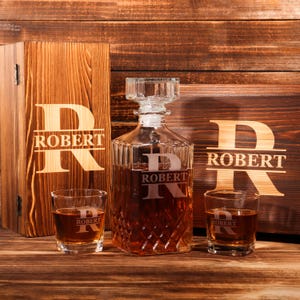 Personalized Whiskey Decanter, Custom Decanter with Wooden Gift Box, Engraved Decanter, Groomsman Gifts, Gifts for Dad, Gifts for Him
