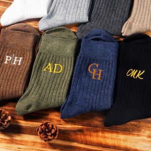 Custom Monogram Letter Groom & Best Man Wedding Socks | Embroidered Initial Groomsmen Gift,Monogrammed Mens Socks,Wedding Socks Personalized