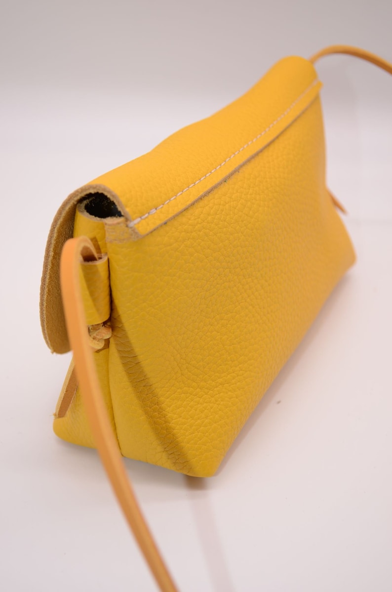 Sac à main en cuir jaune simple et minimaliste, fabrication artisanale française image 3
