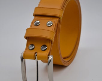 Ceinture Jaune Large 40 mm en cuir à tannage végétale. Produit artisanal fabriqué en France.