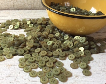 30 Shiny Light Green Shirt Buttons,  7/16"