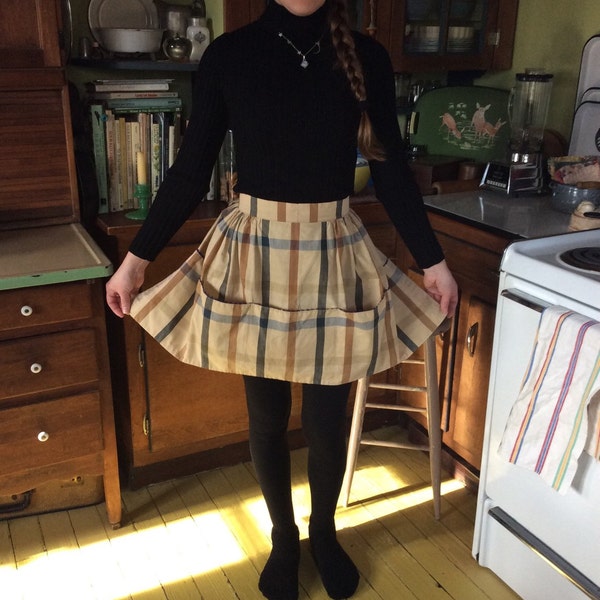 Apron/Vintage Cotton Plaid Apron/Big Pockets