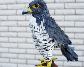 Peregrine Falcon paper bird figurine Raptor bird hawk papercraft