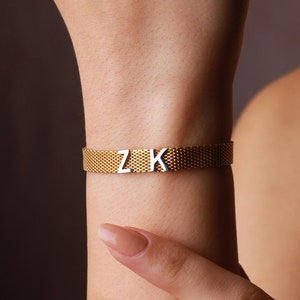 Pulsera con letras, pulsera con inicial de letra, pulsera de dama de honor, pulsera con letras personalizada, pulsera con inicial familiar, regalo para madre