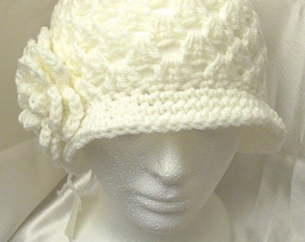 Hand Crochet Flapper 1920s Cloche Vintage Style Hat, Winter White with Flower