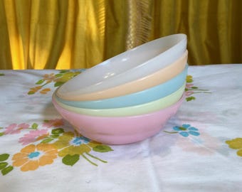 Tupperware Pastel Bowls Set of 5