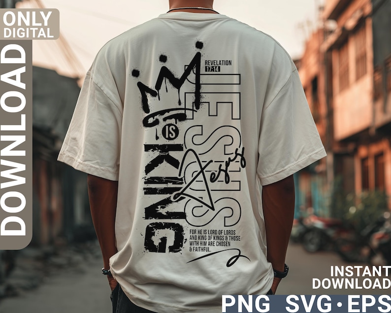 Puede incluir: Camiseta color crema con un dise&ntilde;o gr&aacute;fico negro en la espalda. El dise&ntilde;o incluye una corona, las palabras "JESUS IS KING" y texto de Apocalipsis 17:14. La camiseta es una descarga digital.