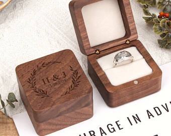 Anpassad graverad valnötsringask med dubbel ring, personligt mönster i träringask, förlovningsringsask, bröllopspresent, bröllopsdagspresent