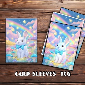 Bustine protettive per carte TCG, Bustine protettive per carte Fantasy Coniglietto Arcobaleno, Bustine protettive per carte personalizzate, Bustine protettive per carte Magic, Regali per giocatori, Bustine protettive per giochi di carte