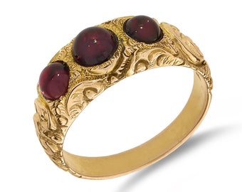 Vintage 14K Yellow Gold Hand Engraved Rhodolite Garnet 3 Stone Ring