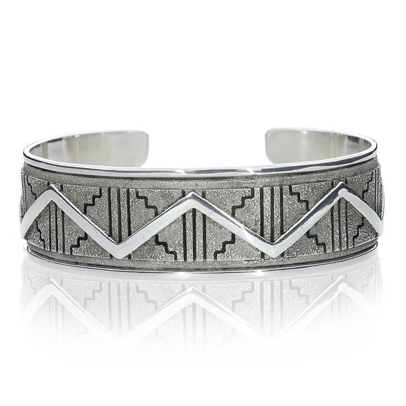 172 Grams Yes Solid Sterling Vintage Navajo Number 8 Turquoise Native American Jewelry Silver Bracelet 172 Grams Yes Solid Sterling Vintage Navajo Number 8 Turquoise Native American Jewelry Silver Bracelet