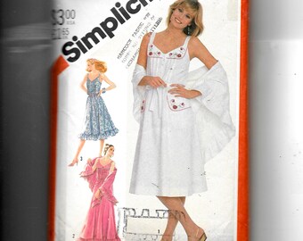 Simplicity Misses' Pullover Sundress In Two Lengths and Shawl  Pattern 5495