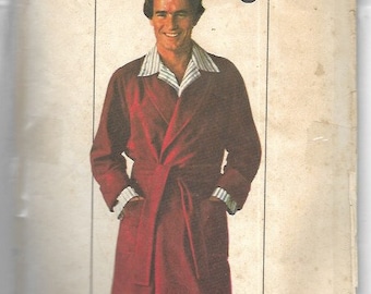 Simplicity Men's Robe Pattern 7741