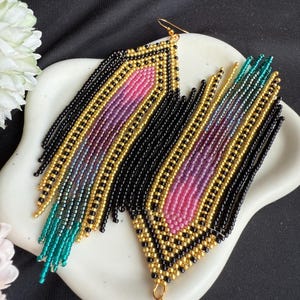 Perlenarbeit Ohrringe, Multi Farben Ohrringe Perlen Ohrringe ethnischen Ohrringe American native Seed Beads Ohrringe Fransen Ohrringe Boho Ohrringe