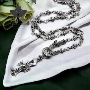 Collier style chrome Chaîne gothique plaquée argent avec motif croix, bijoux chromés uniques inspirés de la croix Cross Ring