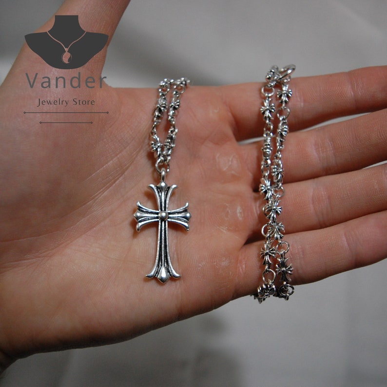 Collier style chrome Chaîne gothique plaquée argent avec motif croix, bijoux chromés uniques inspirés de la croix image 3