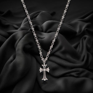 Chrome Style Necklace Silver Plated Gothic Chain with Cross Design, Unique Cross-Inspired Chrome Jewelry immagine 6