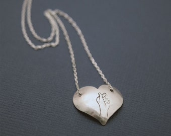 Collier de coeur de doigt - collier coréen de coeur de doigt - coeur de doigt de Kpop Sterling collier argent estampillé de coeur - bijoux de coeur