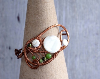 New Moon Bracelet - Mother of pearl, chrysoprase, shell, copper