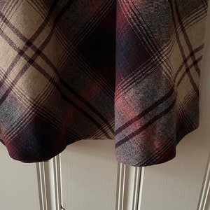 Vintage Wool Skirt-Plaid Wool Blend-Plums and Maroons immagine 2