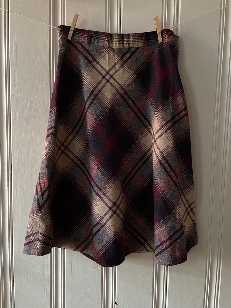 Vintage Wool Skirt-Plaid Wool Blend-Plums and Maroons immagine 1