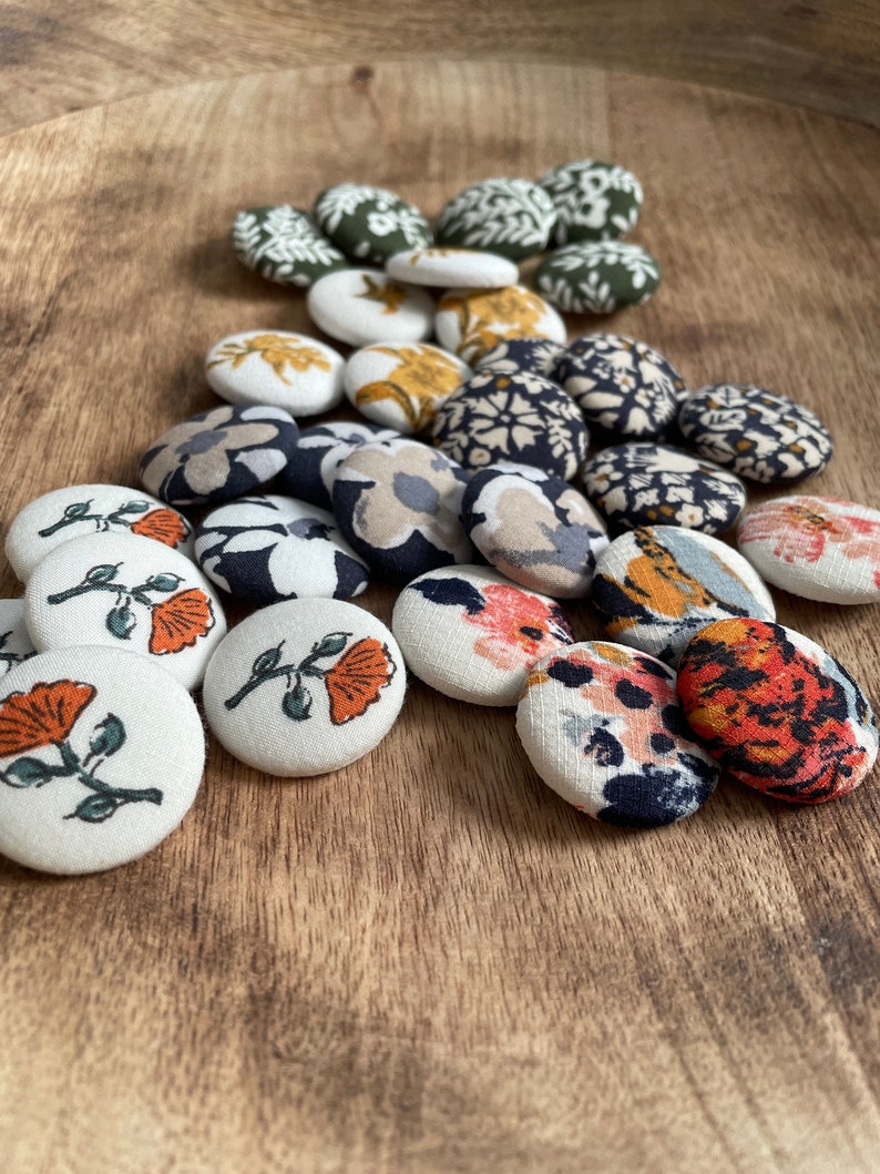 Poultry Buttons Chicken Fabric Button Set-set of 6-pink Chickens-large Buttons- - Etsy