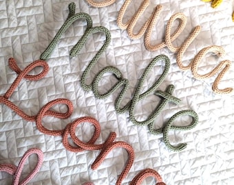 Personalized Knitted Name Sign – Custom Nursery Wall Decor, Baby Shower Gift, Kids Room Decoration, Handmade Cotton Yarn Letter
