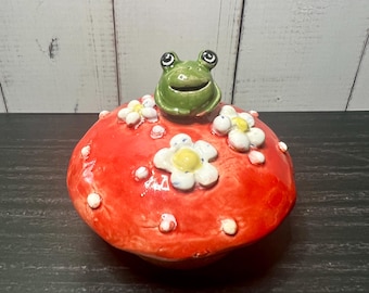 Handmade Ceramic Mushroom Jar with Frog – Cottagecore Frog Pottery