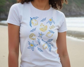 Slim fit T-shirt met Italiaanse citroenen en bloemenprint: Biologisch katoenen T-shirt met mediterrane uitstraling.