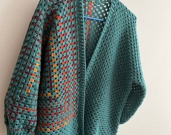 Cardigan esagonale, realizzato a mano