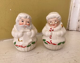 Lenox Santa and Mrs. Claus Salt & Pepper Shakers Christmas / Vintage Ceramic with Stoppers / Kitchen Holiday Collectibles / Table Setting