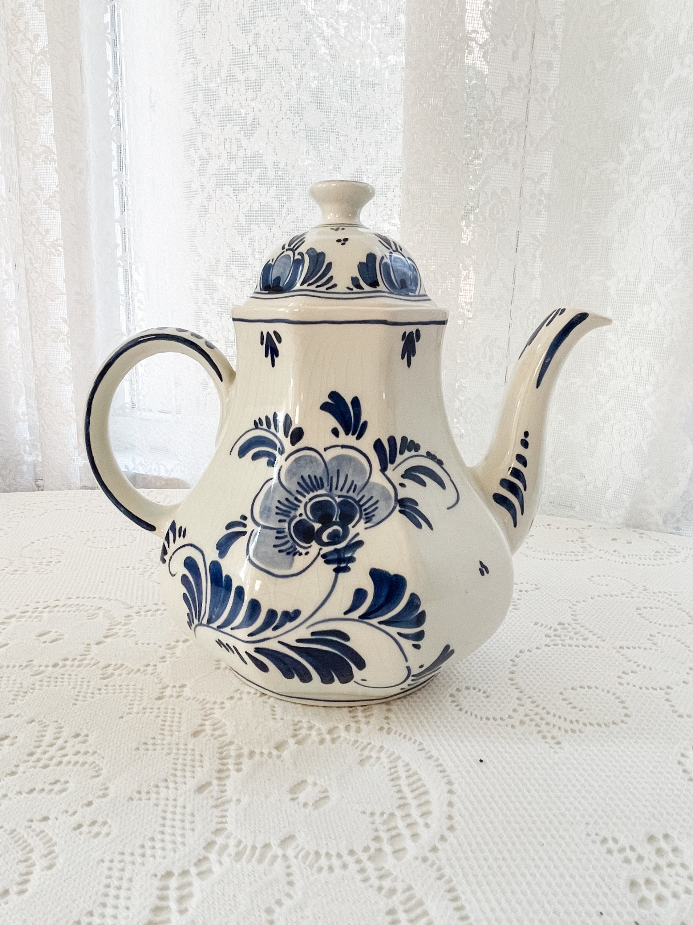Delfts Handwerk Holland Teapot 282, Blue and White Tea Pot
