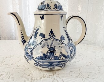 Delfts Handwerk Holland Teapot 282, Blue and White Tea Pot