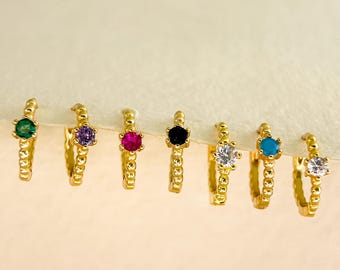 Sprankelende geboortesteen knuffel oorbellen Gepersonaliseerde geboortesteen sieraden oorbel kleine gouden hoepel oorbellen voor vrouwen Verjaardagscadeau voor haar