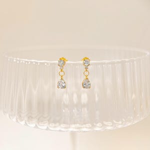 Druppelvormige diamanten oorbellen Minimalistische gouden druppelvormige oorknopjes effenen hoepeloorbel Marquise diamanten oorbellen voor kerstcadeau voor haar