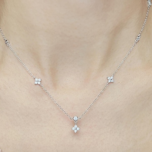 Diamond Flower Necklaces Minimalist Dainty Flower Charm Diamond Necklaces in Gold & Silver Wedding Jewellery For  Bridesmaids Gift For Women