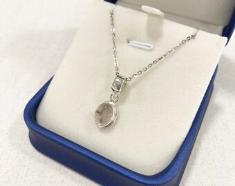 Collar de cuarzo rosa en plata de ley: colgante de cristal hecho a mano